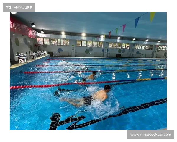 蛙泳起跳台防滑技术升级摩擦系数标准提升至0.8推动赛事安全性和运动员表现提升