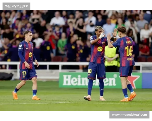 费尔南德斯欧冠帽子戏法助巴萨大胜对手