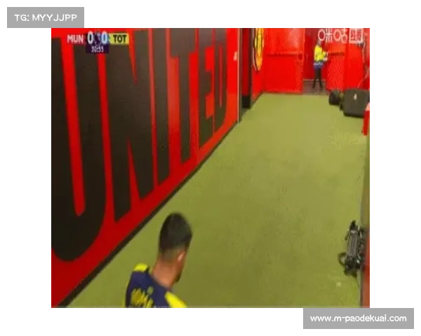 热刺队长罗梅罗蹬踏卡塞米罗脚踝,被直接红牌罚下 热刺队长罗梅罗蹬踏卡塞米罗脚踝,被直接红牌罚下